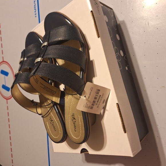 New East 5th Elegant Black Sandals with Cushioned Sole. Size 10 M - Picture 5 of 6